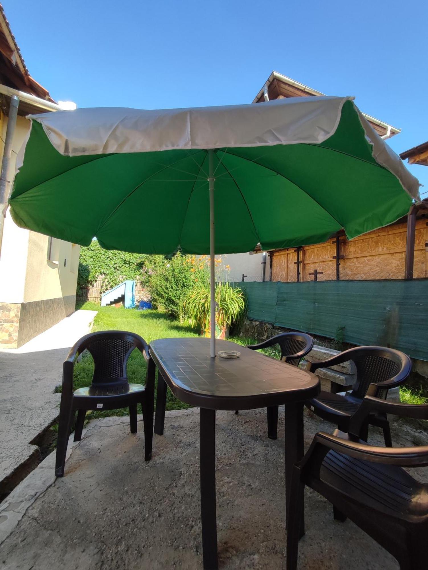 Central House Hotel Curtea De Arges Exterior photo